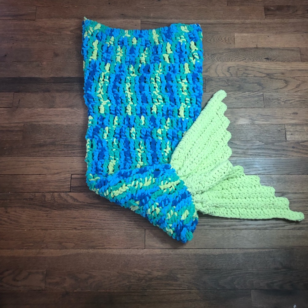 Mermaid hand knit tail